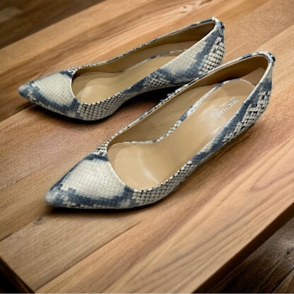 🔥Michael Kors snake skin print slip on heels size 8 - Picture 3 of 3